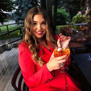 Meet your Posher, Evelina